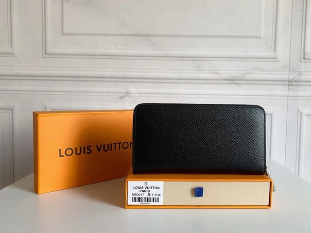 Black Textured Zip-Around Long Wallet Q07 product presentation