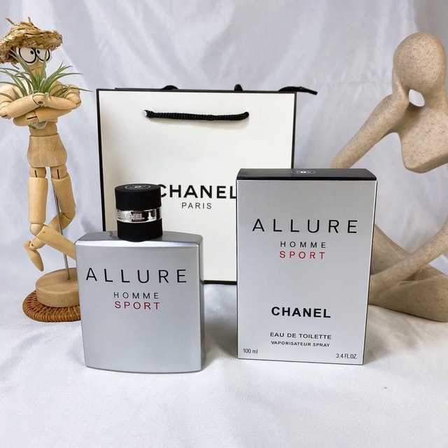Chanel Allure Homme Sport Eau de Toilette product presentation