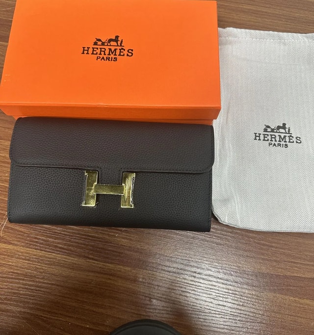 Dark H-Clasp Long Wallet K15 product presentation