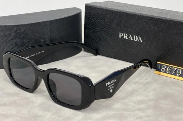 G07 Narrow Rectangle Sunglasses product presentation