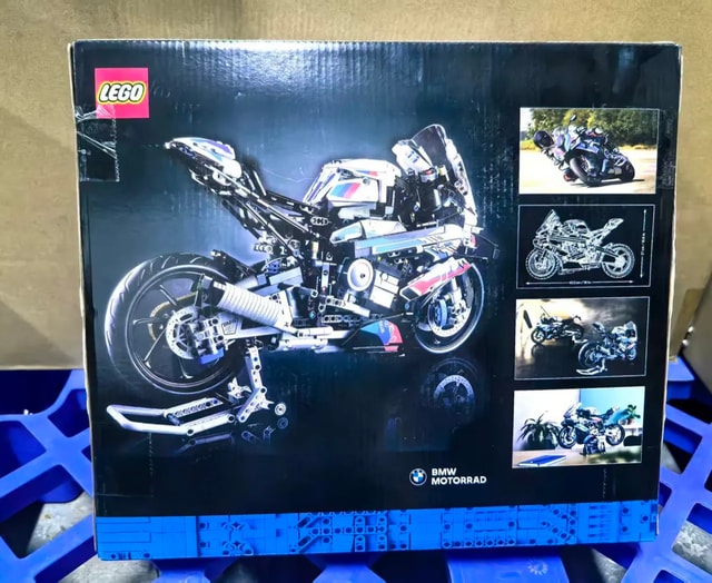 LEGO Technic BMW M 1000 RR set 42130 1 to 5 scale retail box