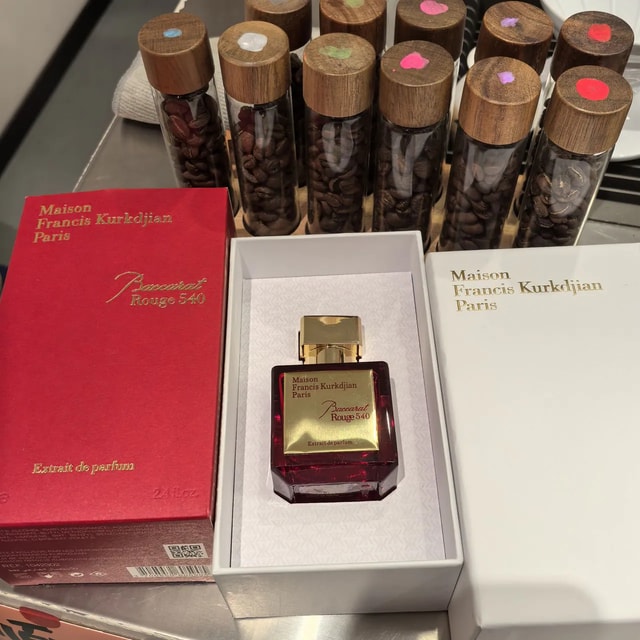 Maison Francis Kurkdjian Baccarat Rouge 540 Extrait de Parfum product presentation