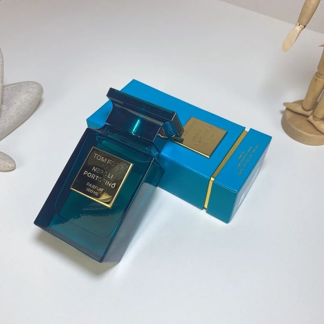 Tom Ford Neroli Portofino Parfum product presentation