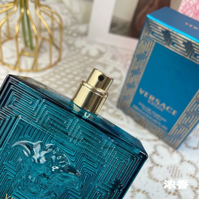 Versace Eros Eau de Parfum product presentation
