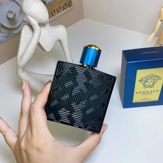 Versace Eros Parfum product presentation