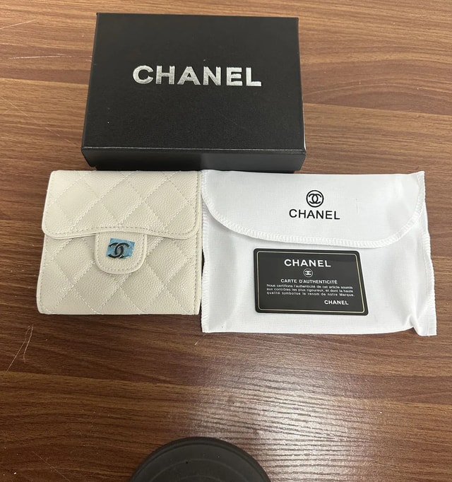 Ivory Quilted Compact Wallet K07 product presentation
