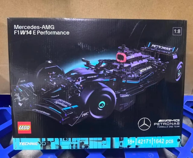 LEGO Technic Mercedes-AMG F1 W14 E Performance set 42171 retail box