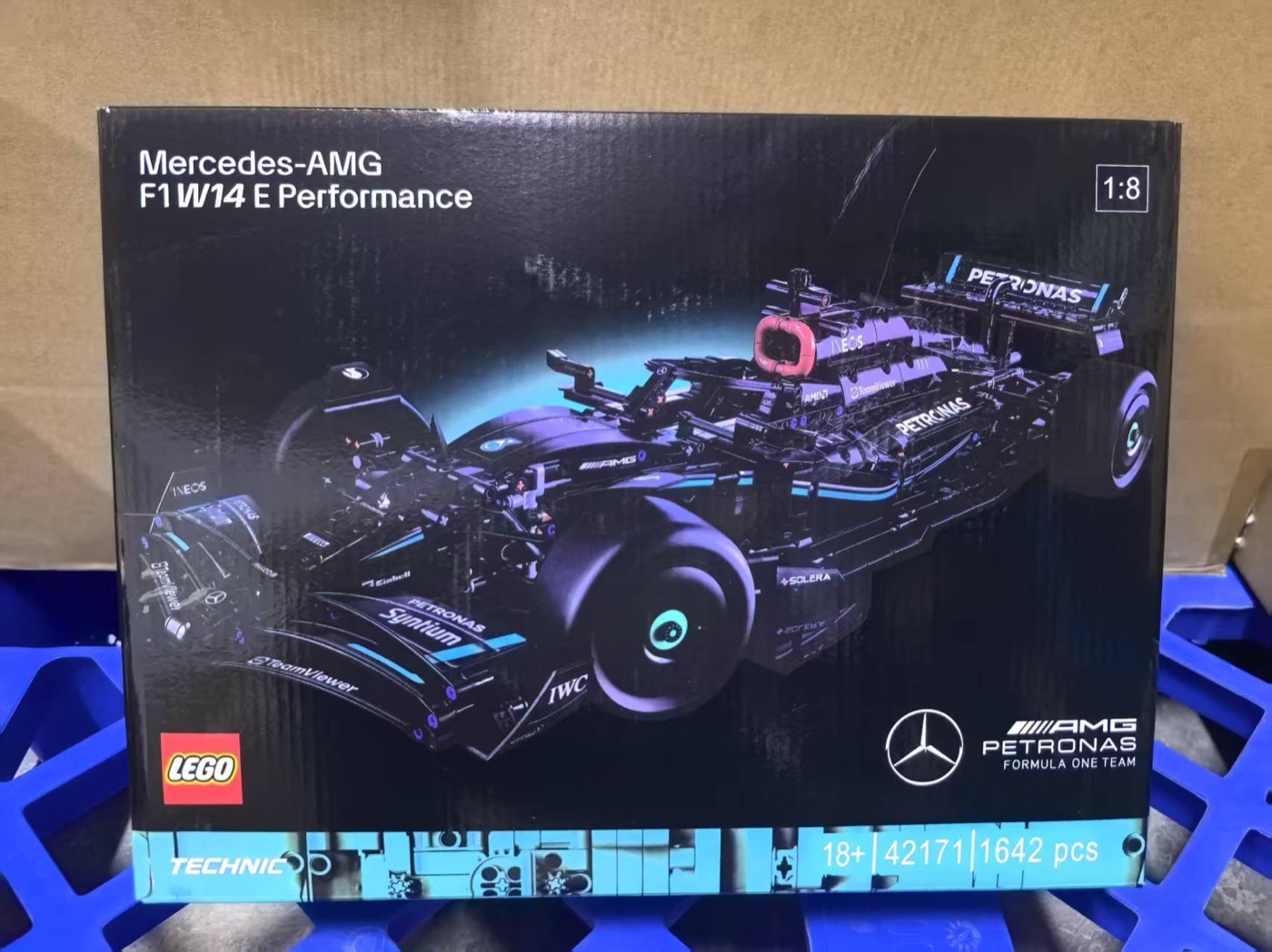 Mercedes-AMG F1 W14 product view 1