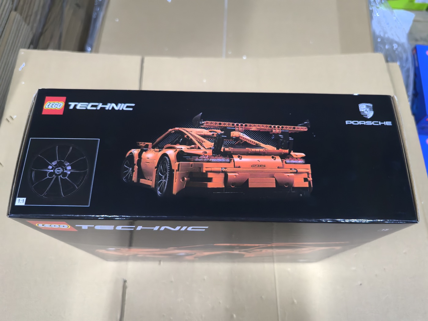 Porsche 911 GT3 RS product view 4