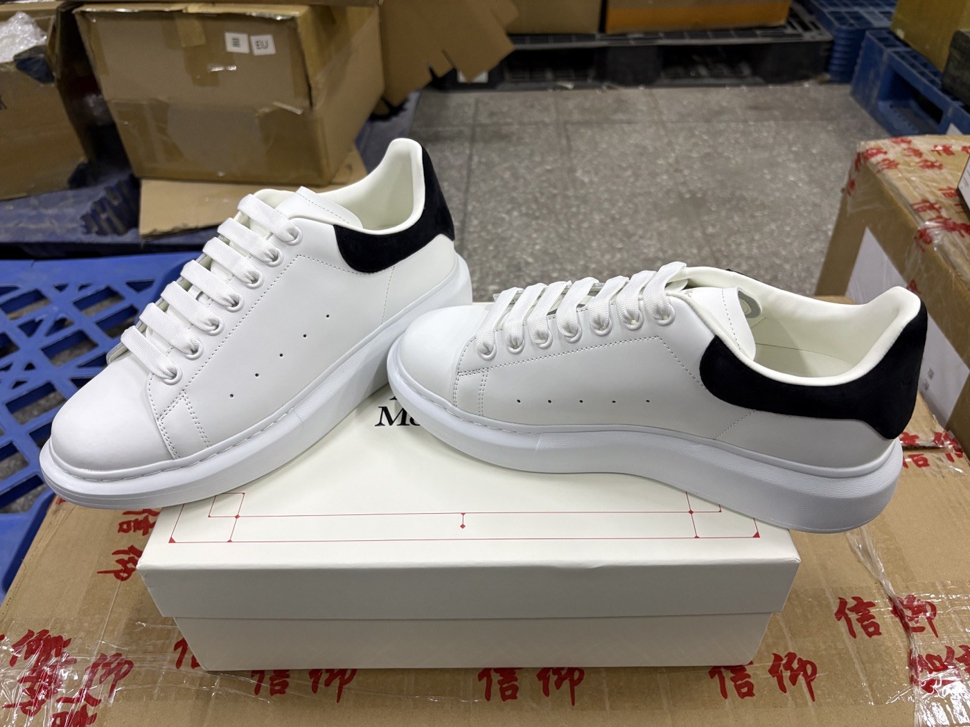 White Platform Low-Top Sneakers with Black Heel Tab product view 1