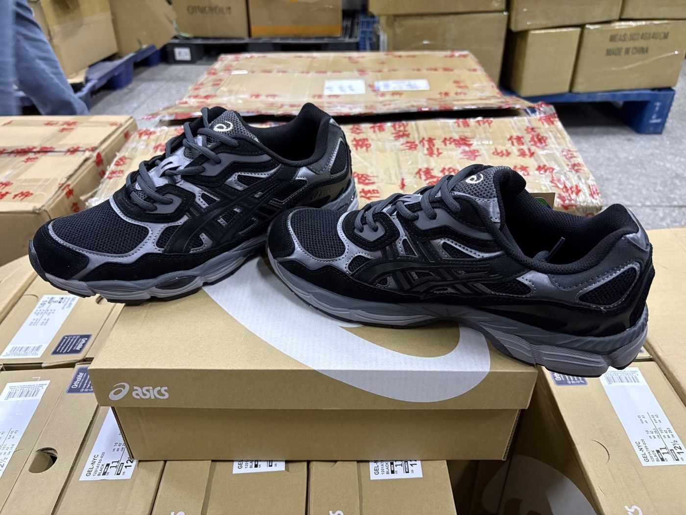 ASICS Black-and-Grey Mesh Running Sneakers product view 3