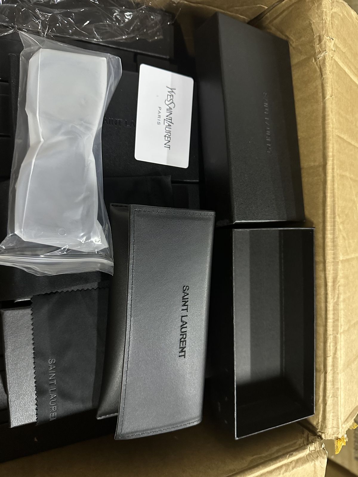 G02 Wide-Temple Square Sunglasses product view 5