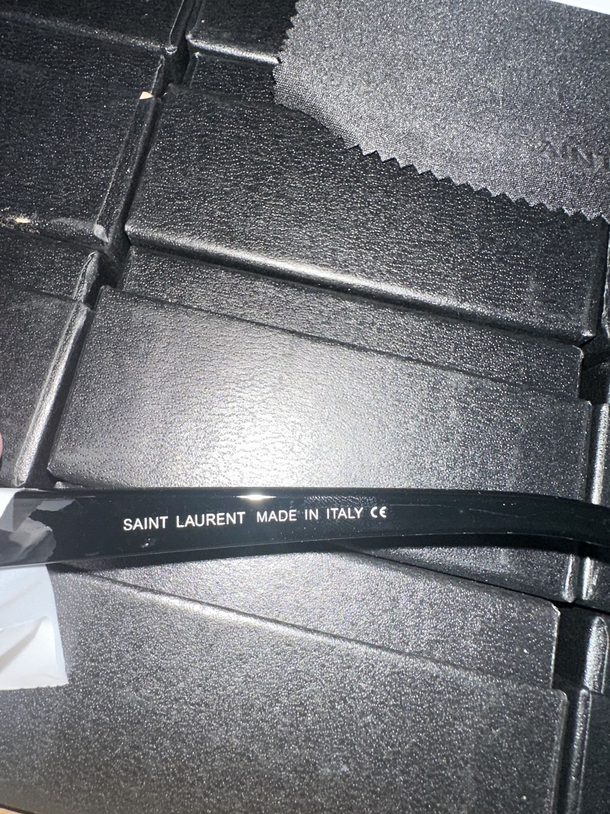 G05 Classic Square Sunglasses product view 4