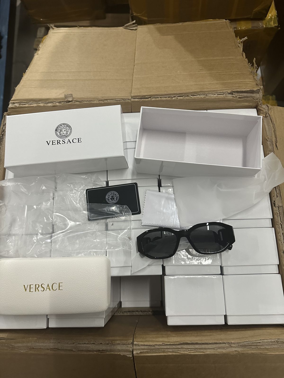 G15 Medallion Oval Sunglasses product view 2
