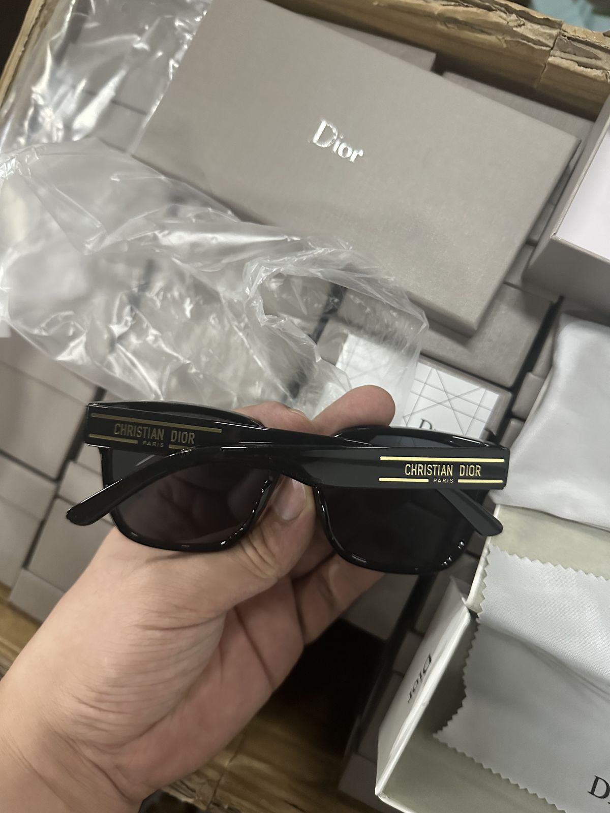 G16 Gold-Stripe Square Sunglasses product view 3