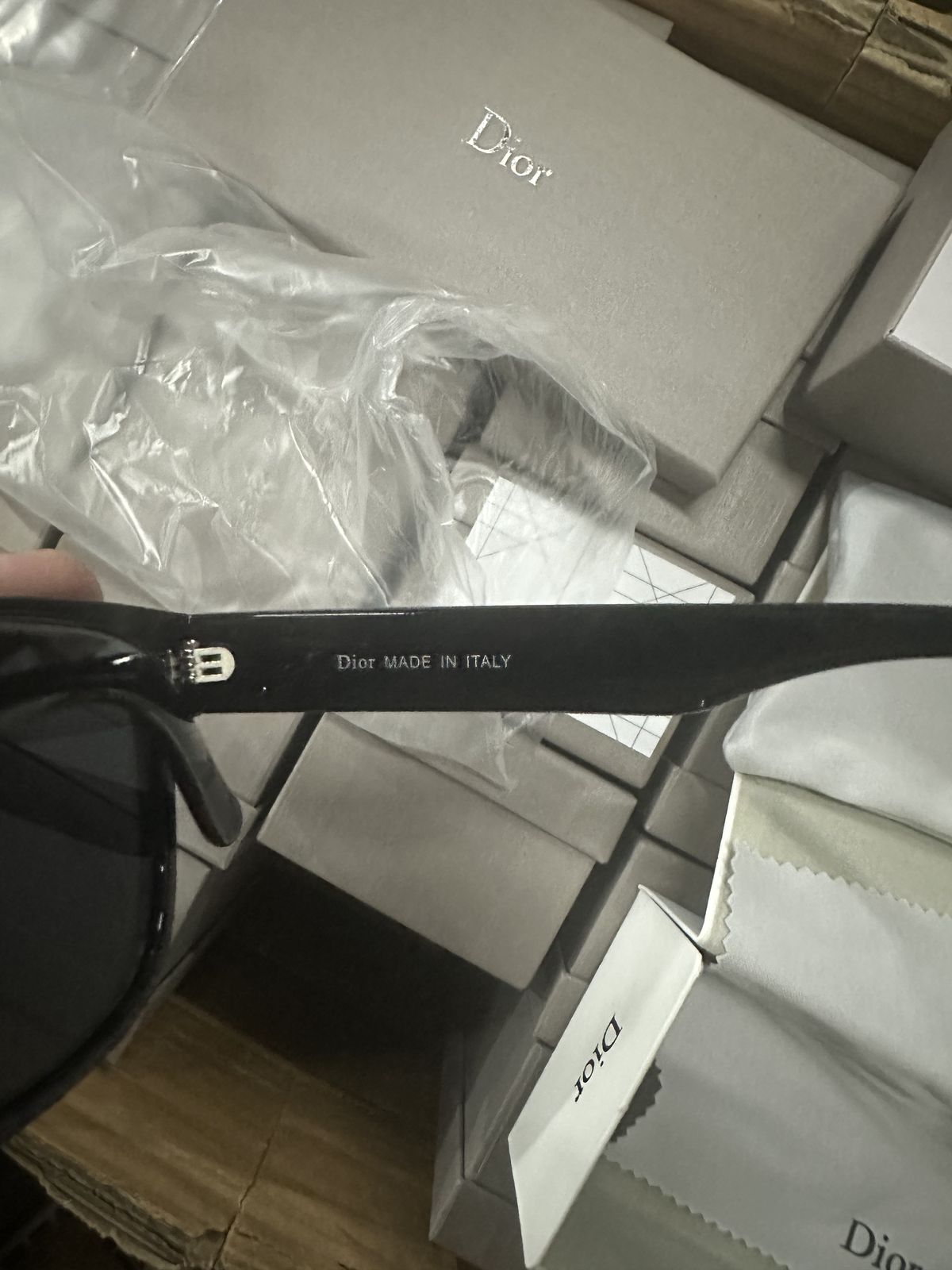 G16 Gold-Stripe Square Sunglasses product view 4