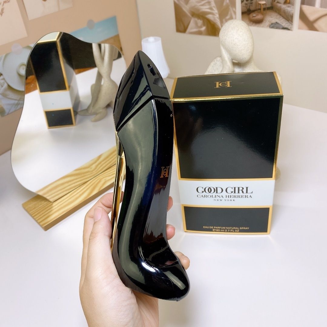 Carolina Herrera Good Girl product view 2