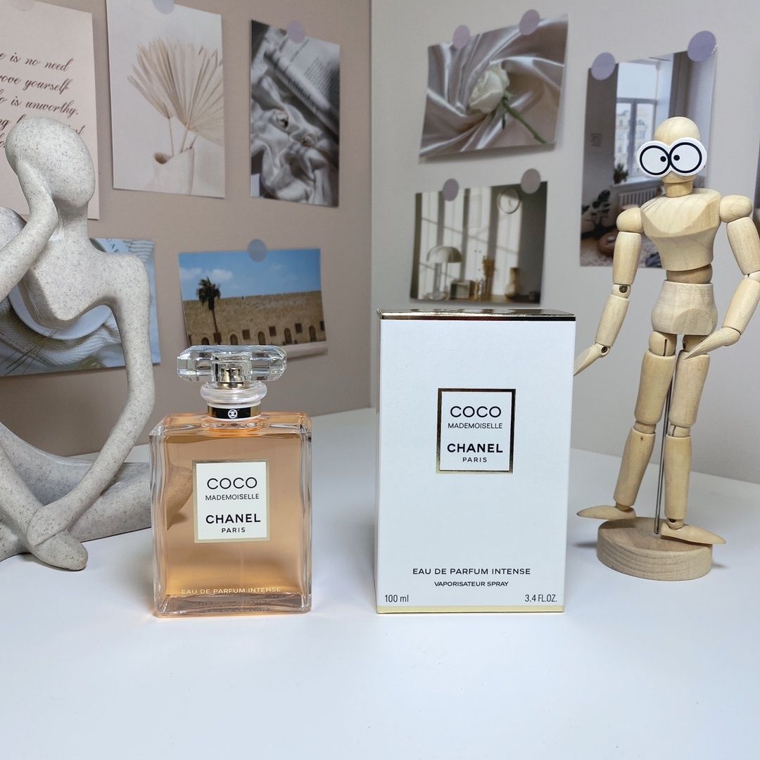 Chanel Coco Mademoiselle Eau de Parfum Intense product view 5