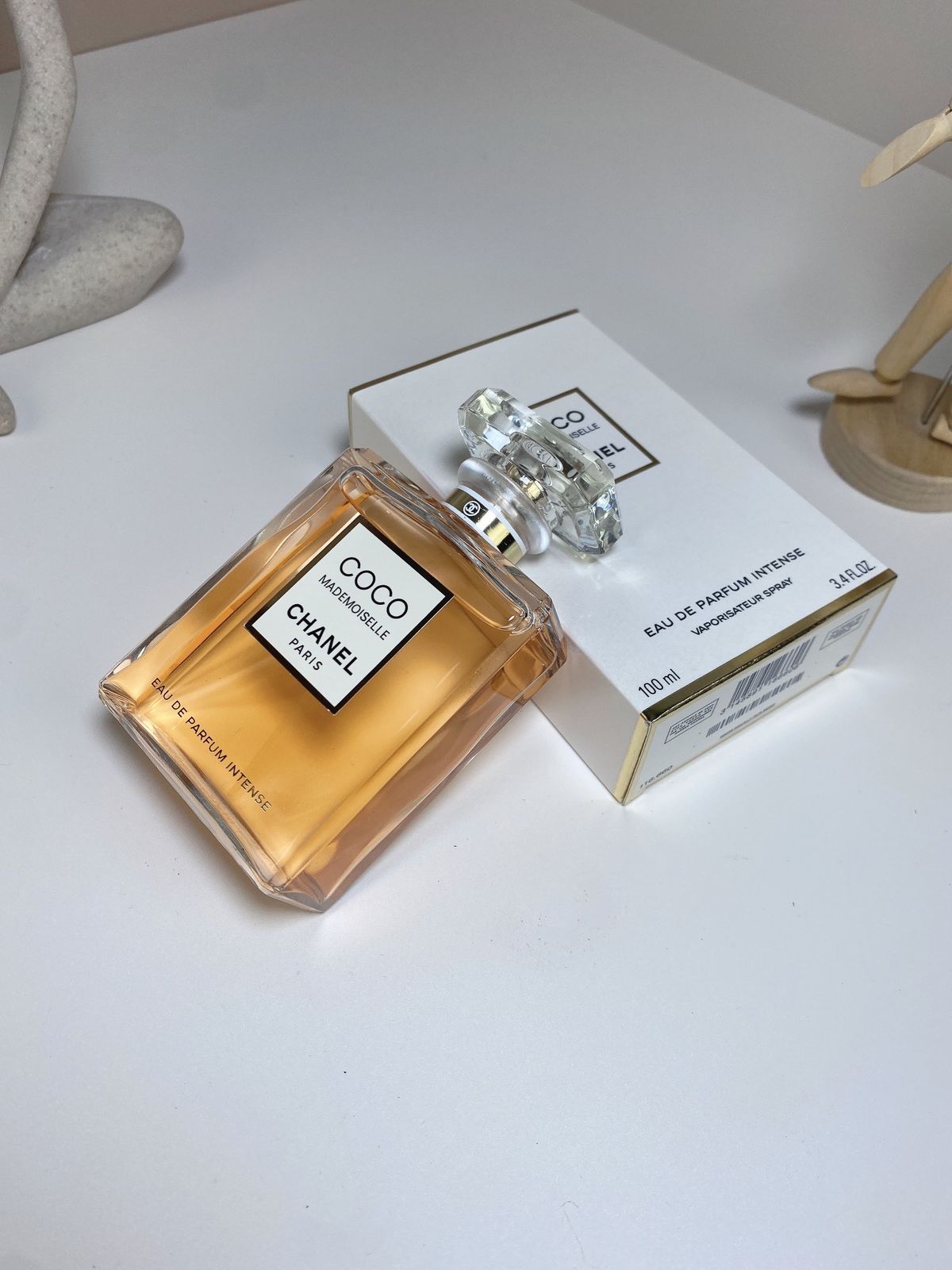 Chanel Coco Mademoiselle Eau de Parfum Intense product view 7