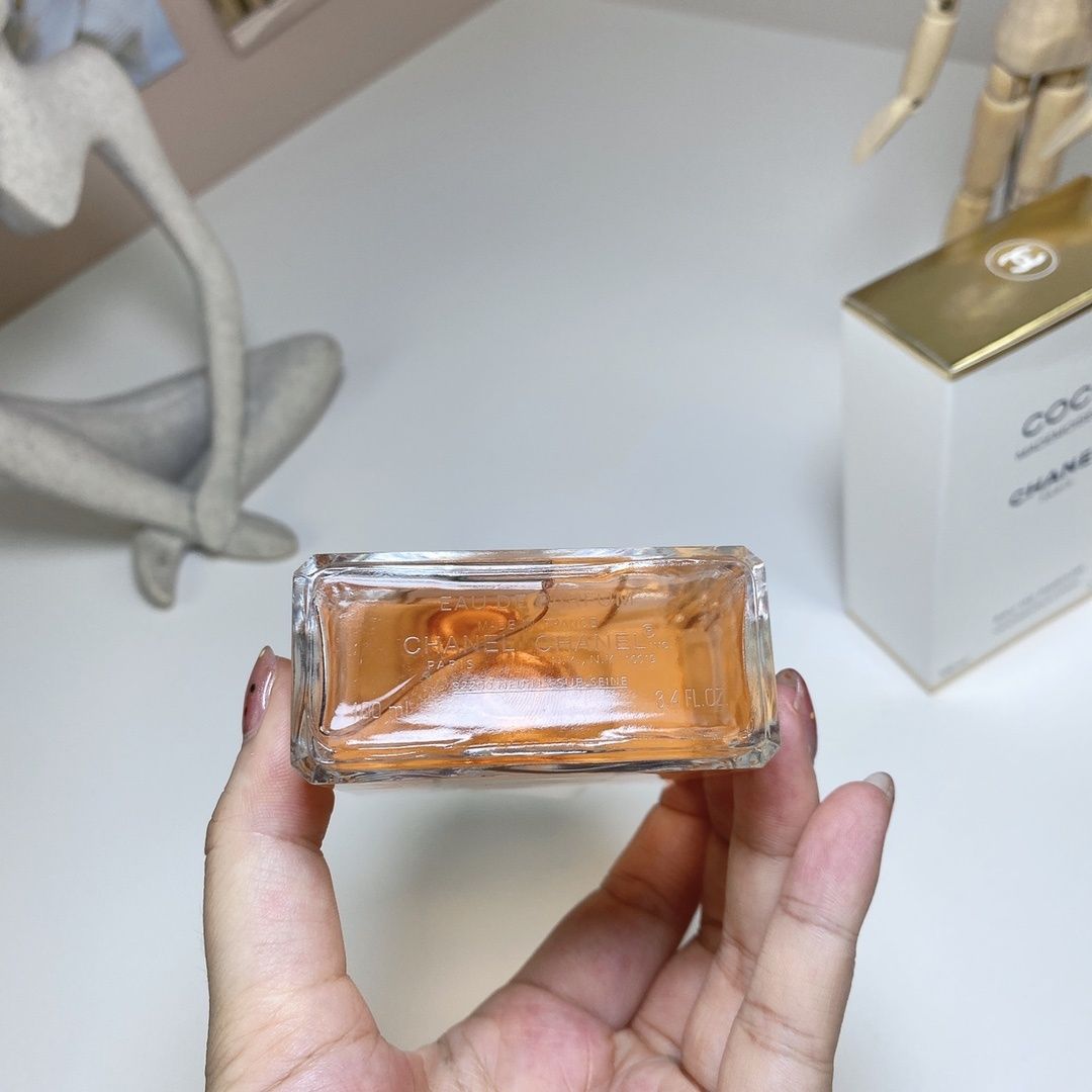 Chanel Coco Mademoiselle Eau de Parfum product view 8