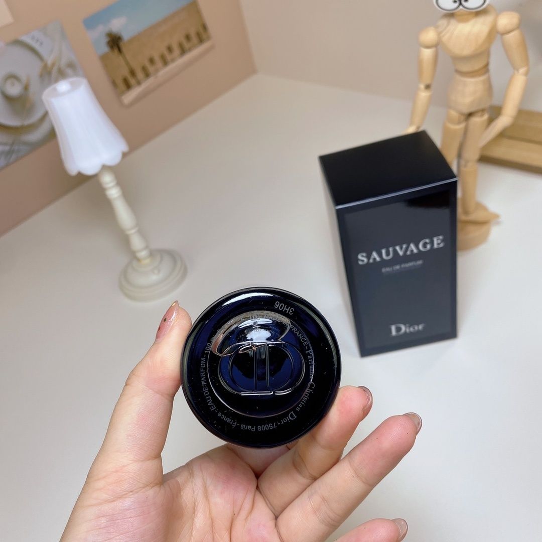 Dior Sauvage Eau de Parfum product view 3