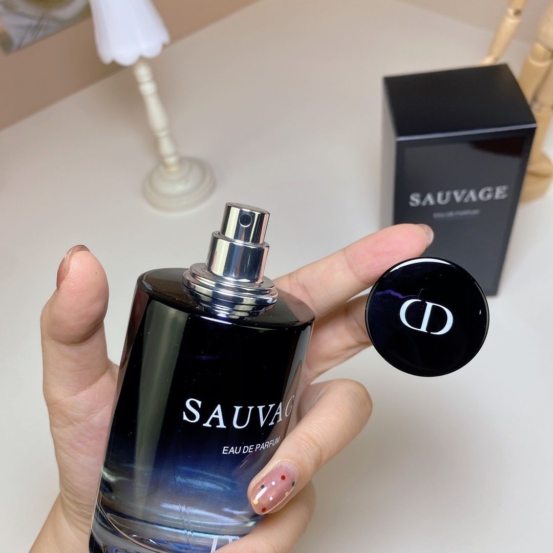 Dior Sauvage Eau de Parfum product view 4
