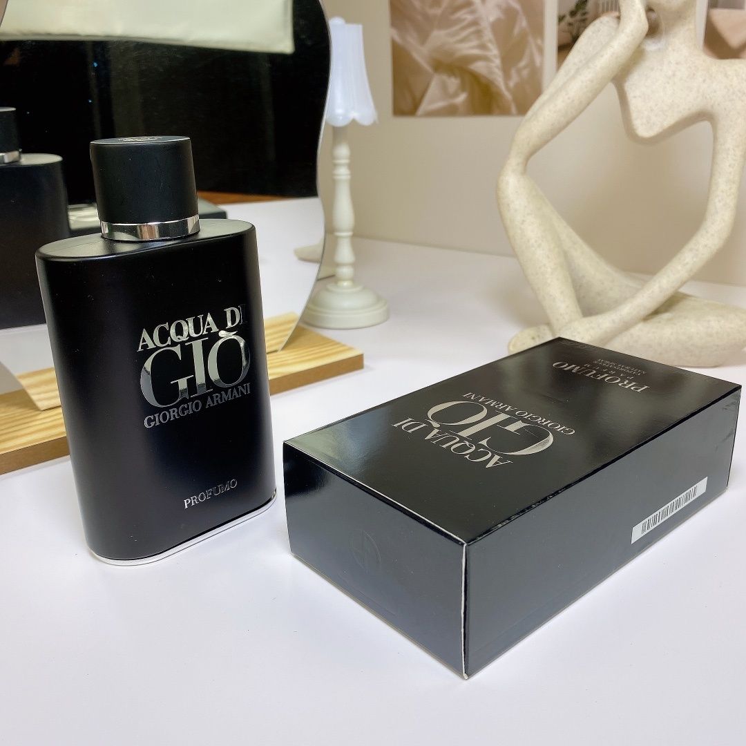 Giorgio Armani Acqua di Giò Profondo Parfum product view 3