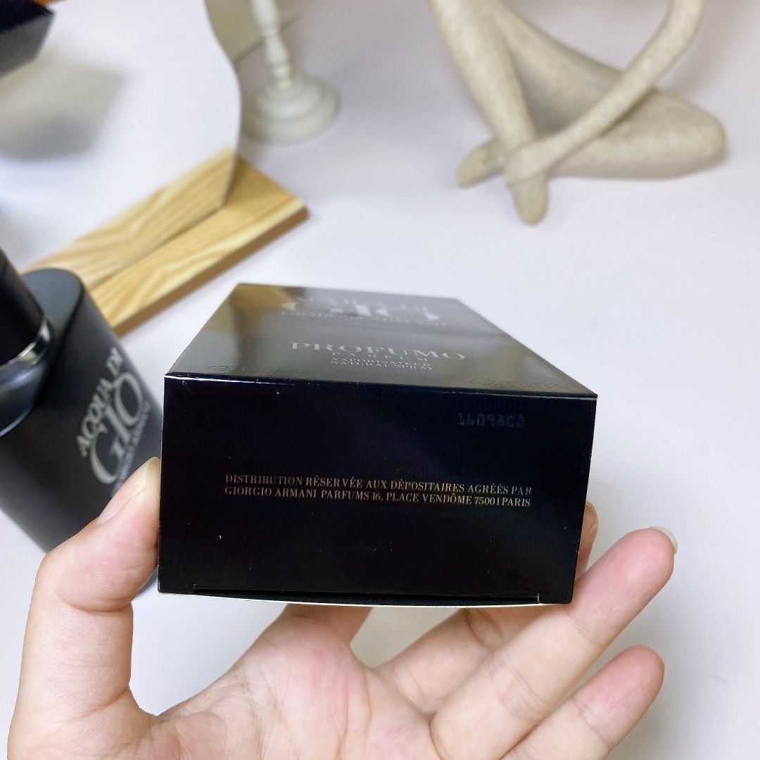 Giorgio Armani Acqua di Giò Profondo Parfum product view 4