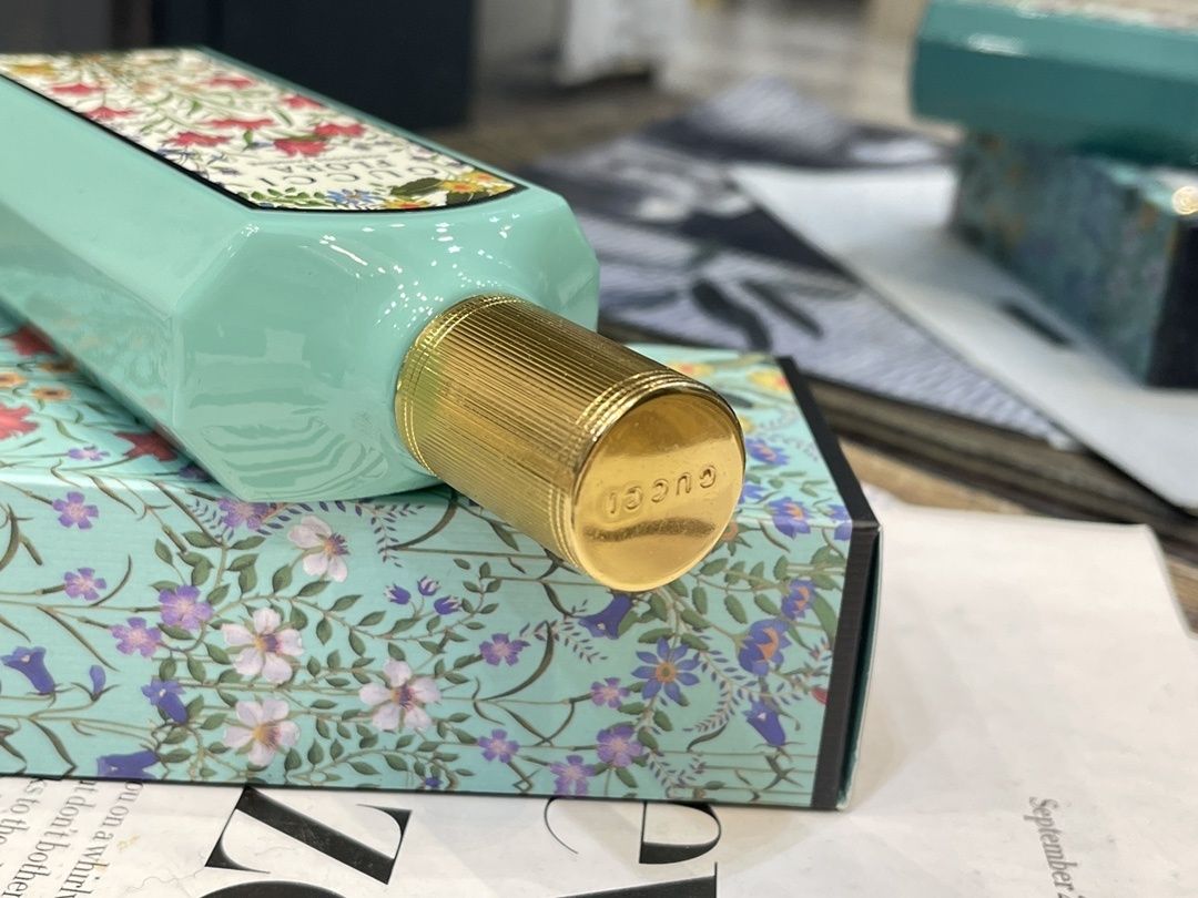 Gucci Flora Gorgeous Jasmine product view 2