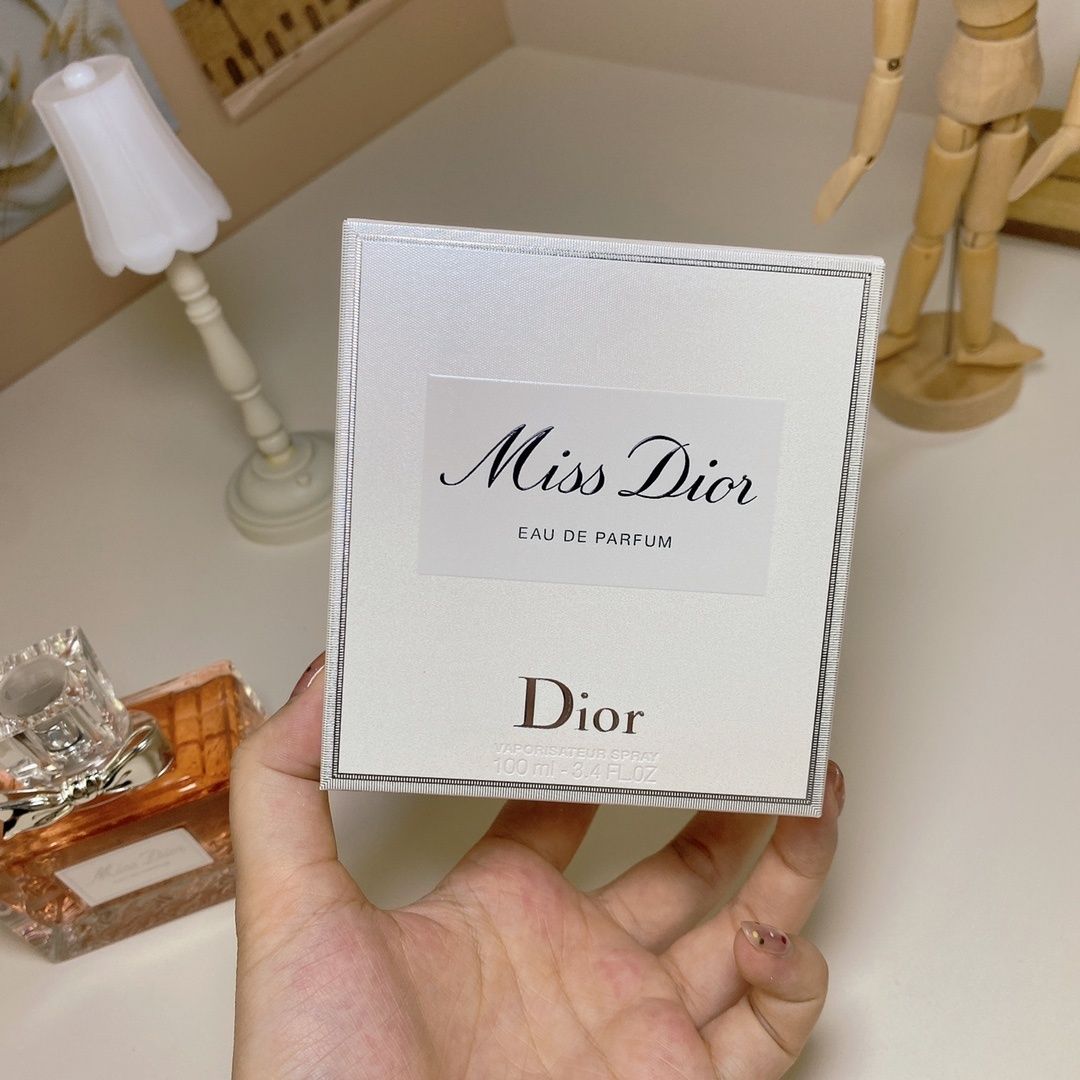 Miss Dior Eau de Parfum product view 2