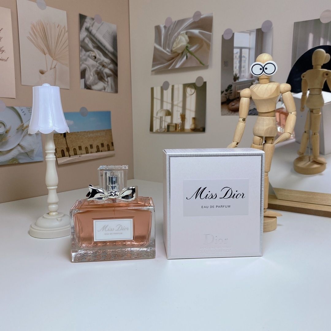 Miss Dior Eau de Parfum product view 7