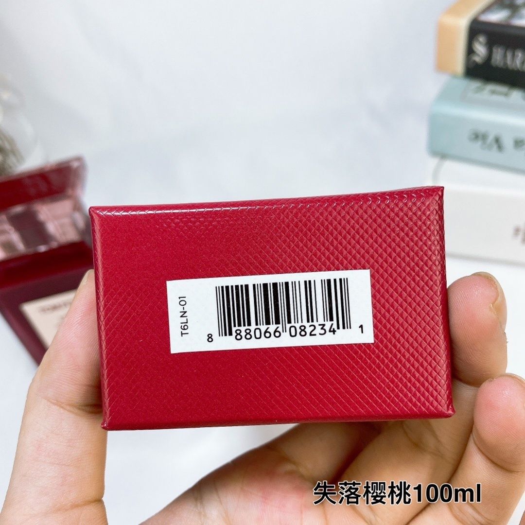 Tom Ford Lost Cherry product view 3