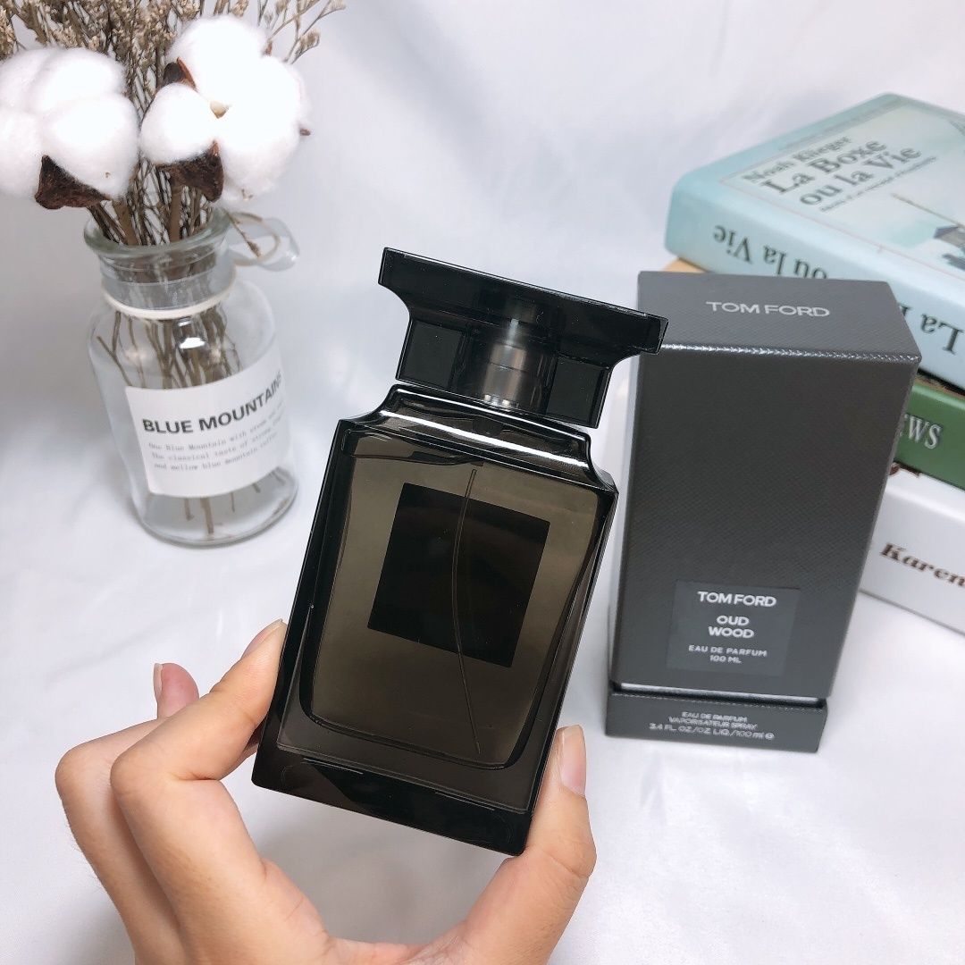 Tom Ford Oud Wood product view 4