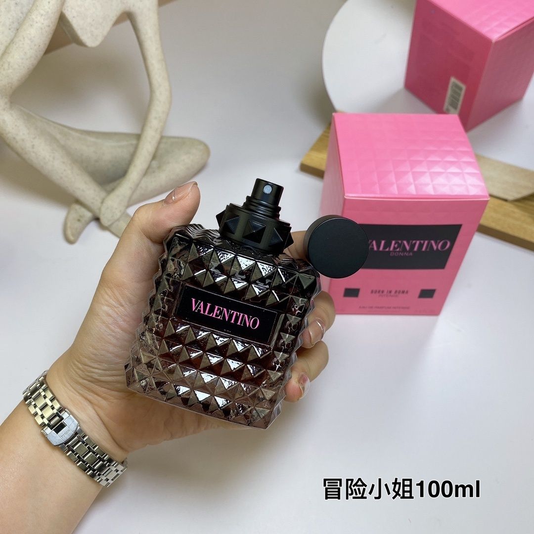 Valentino Donna Born in Roma Intense product view 4