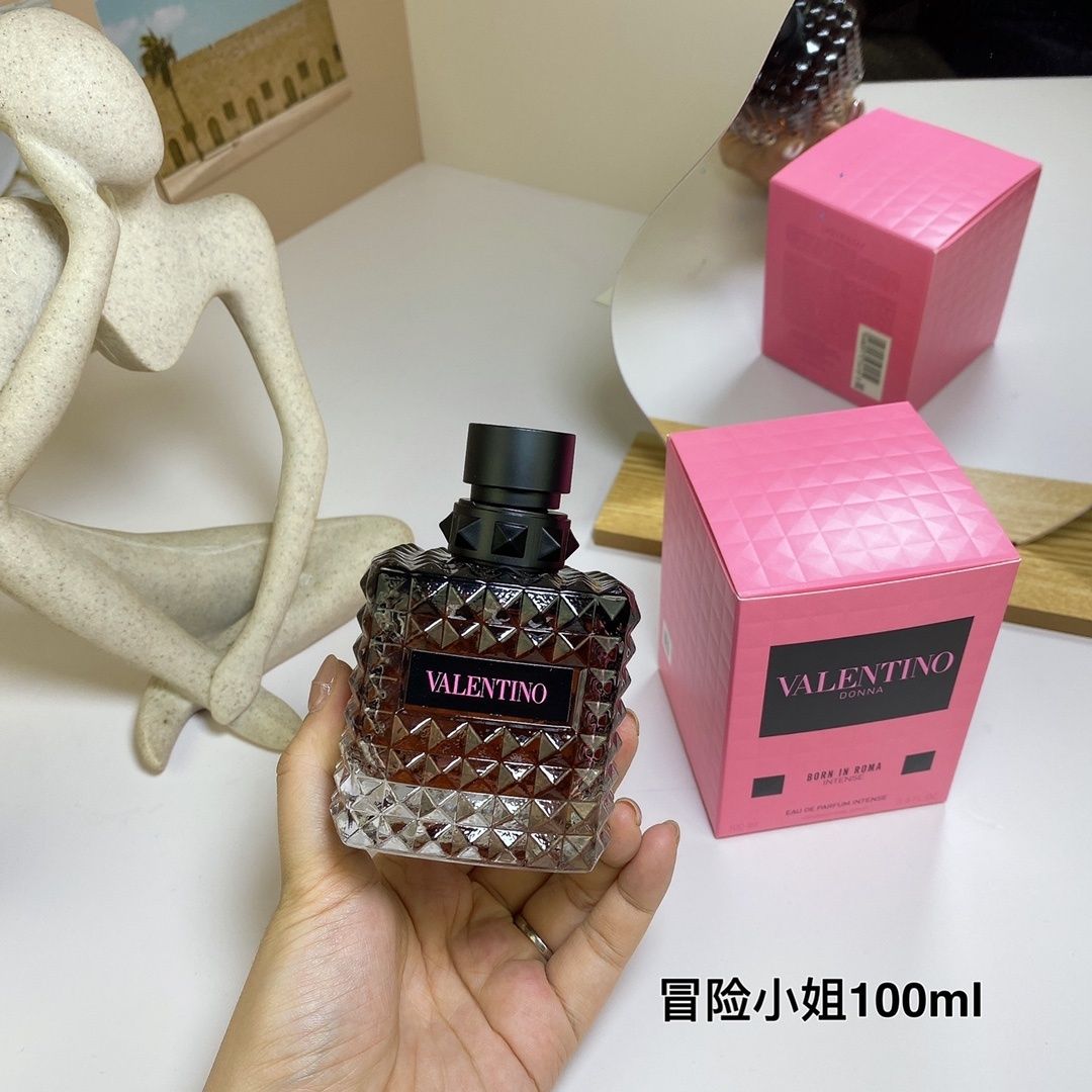 Valentino Donna Born in Roma Intense product view 5