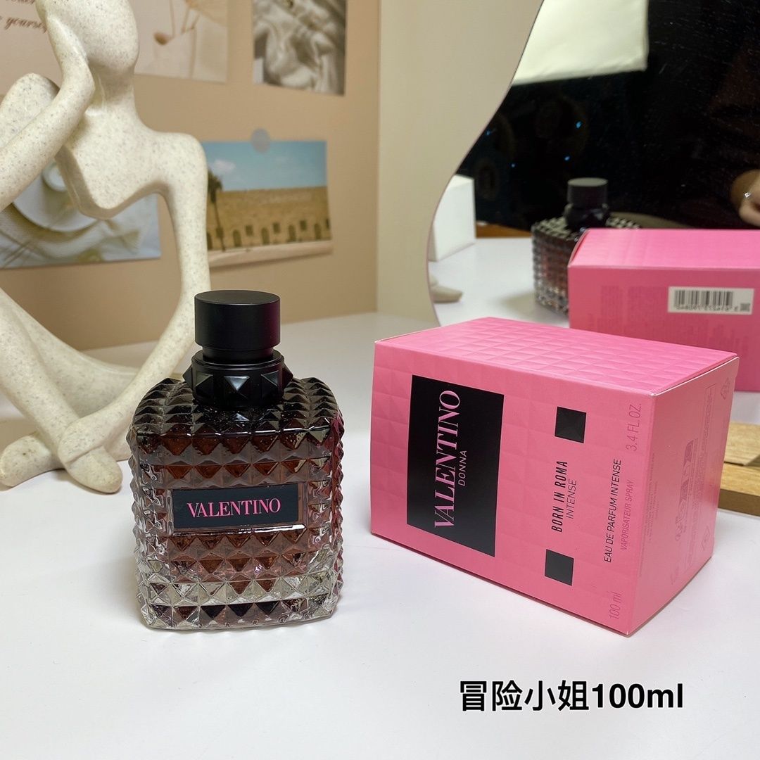 Valentino Donna Born in Roma Intense product view 6