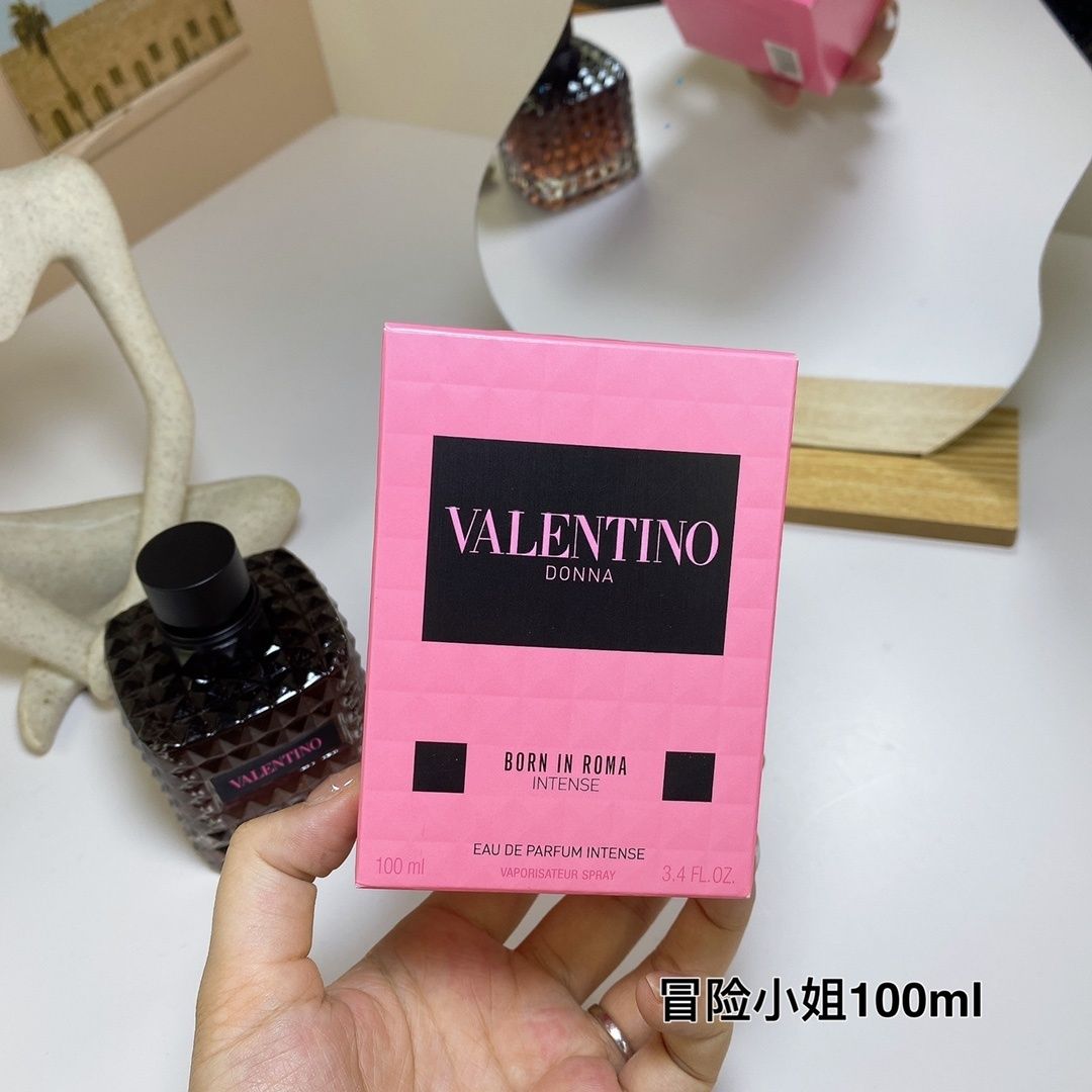 Valentino Donna Born in Roma Intense product view 8