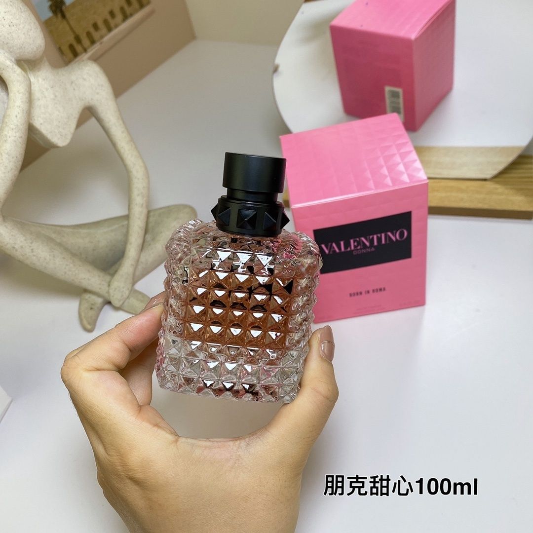 Valentino Donna Born in Roma product view 2