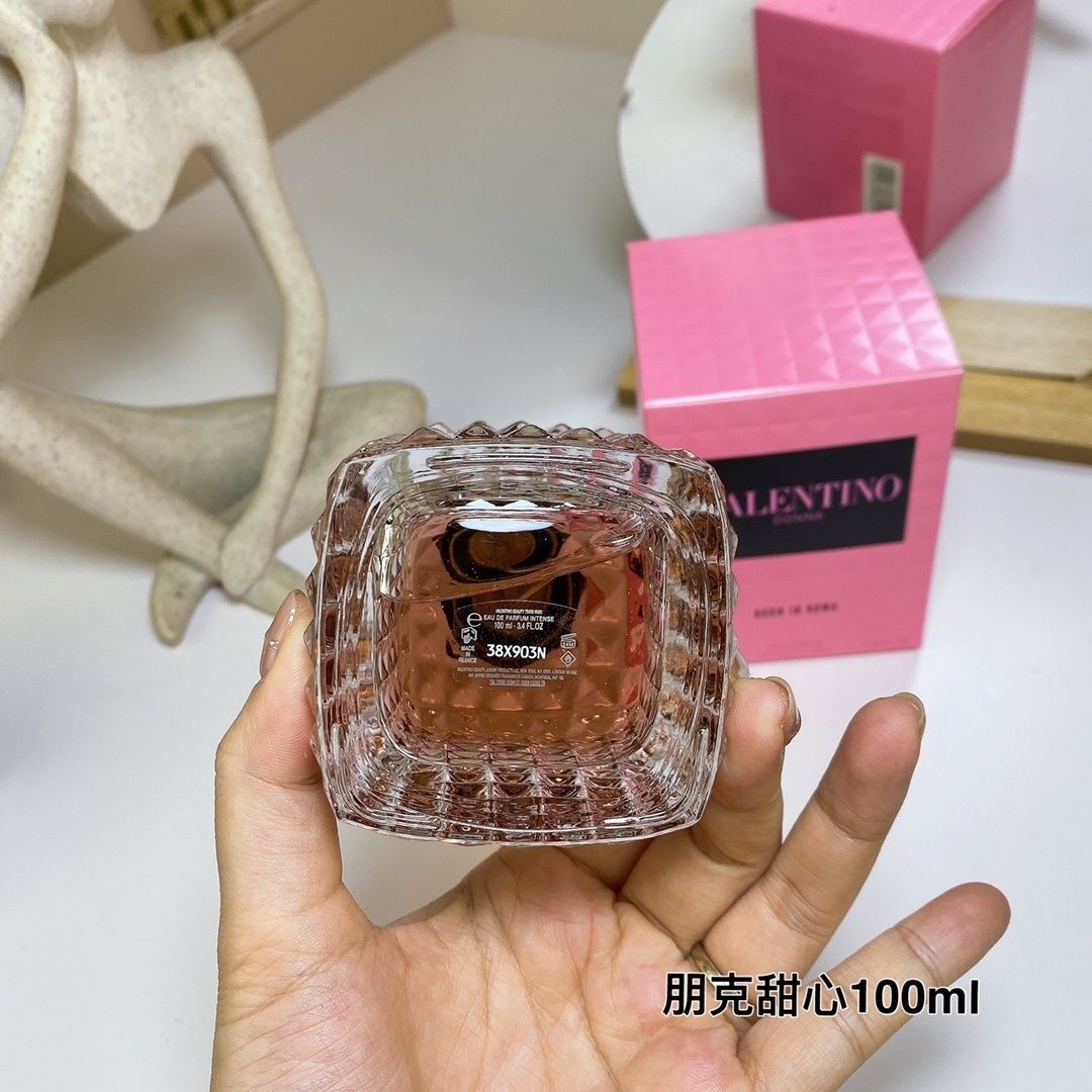 Valentino Donna Born in Roma product view 6