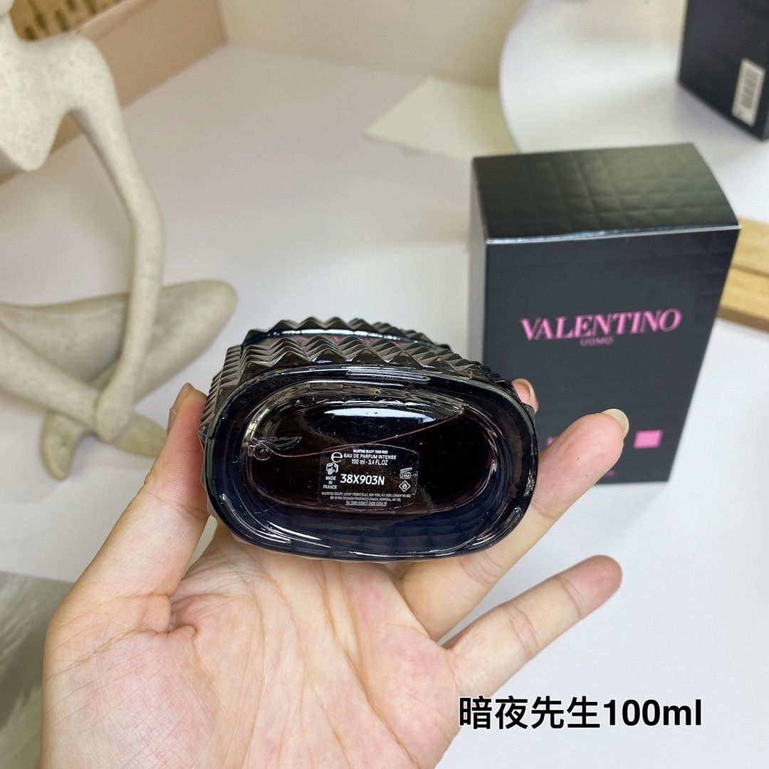 Valentino Uomo Born in Roma Intense product view 4