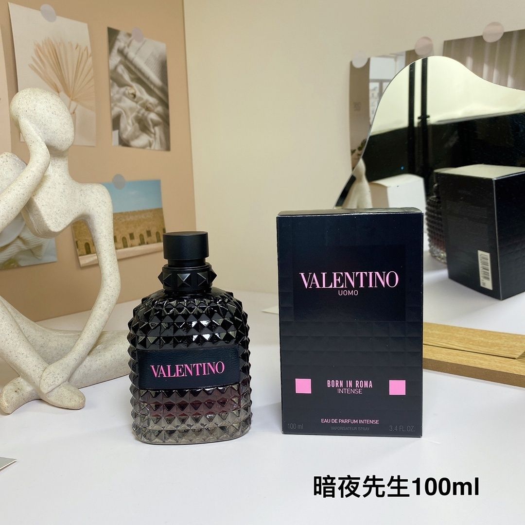 Valentino Uomo Born in Roma Intense product view 5
