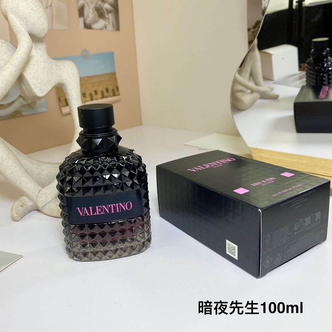 Valentino Uomo Born in Roma Intense product view 6