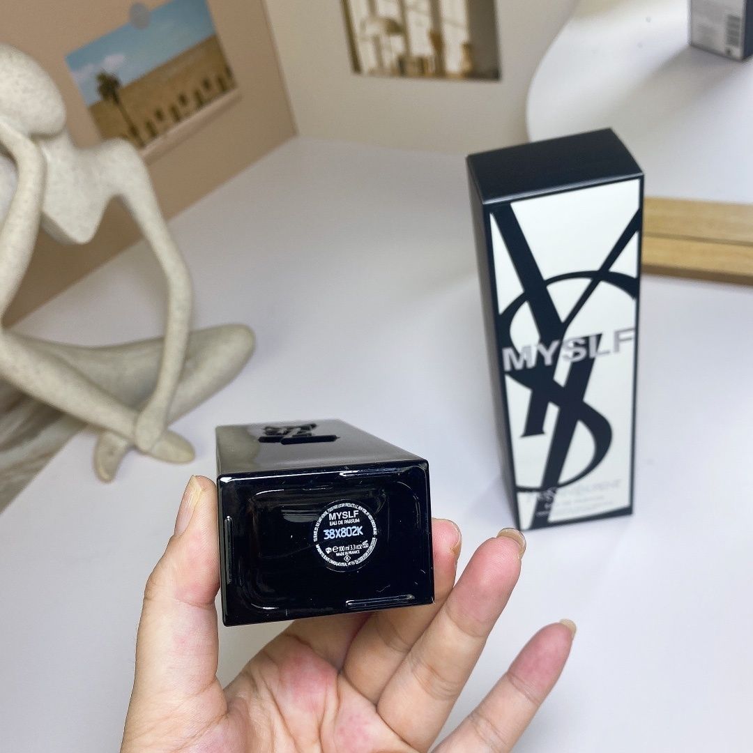 Yves Saint Laurent MYSLF Le Parfum product view 8