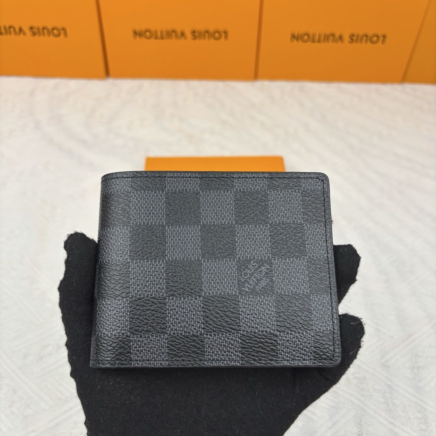 Black Checker Bifold Wallet Q04 product view 3