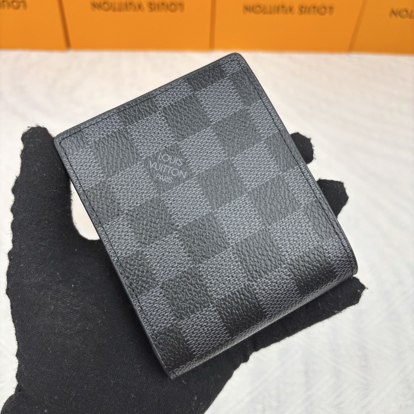Black Checker Bifold Wallet Q04 product view 4