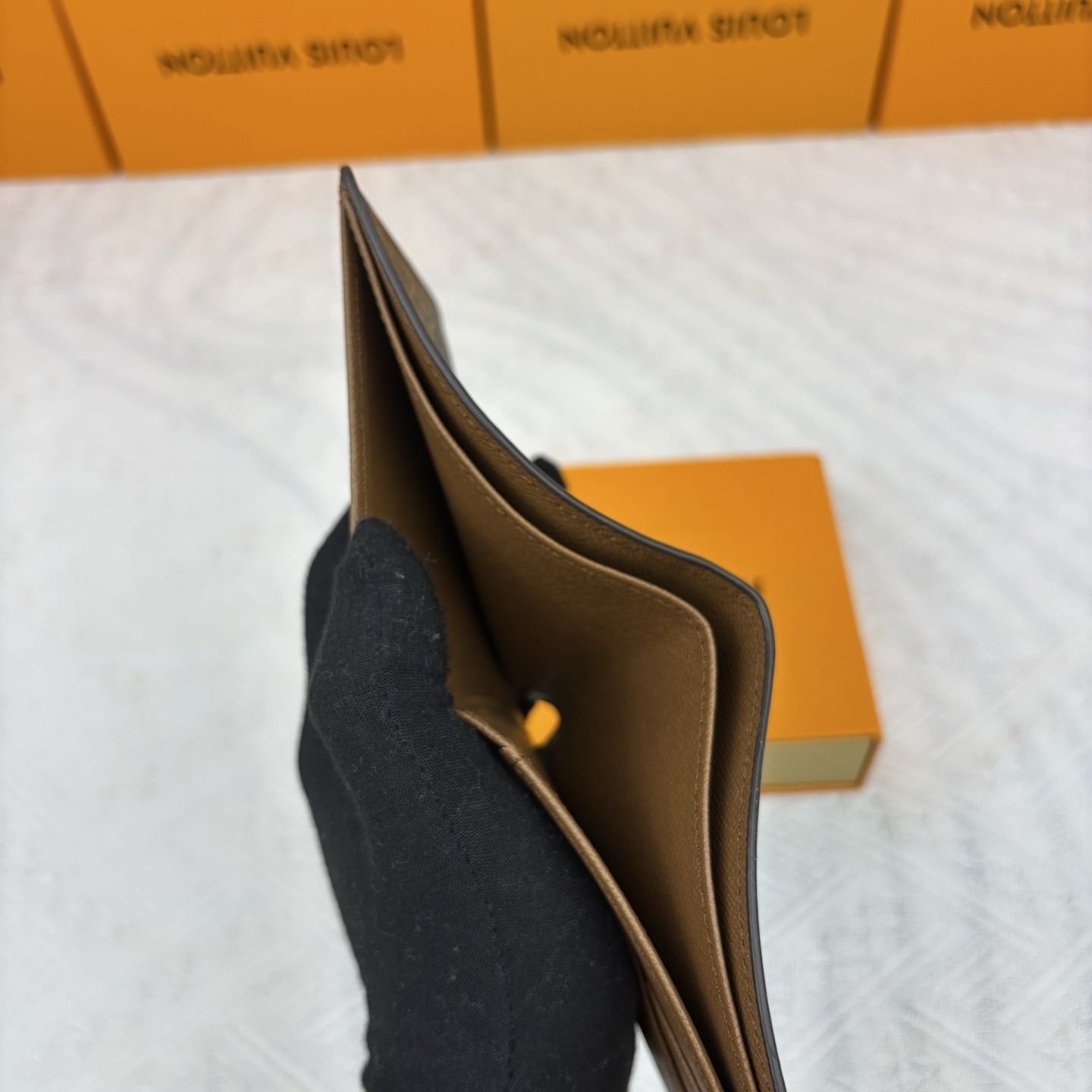 Brown Monogram Bifold Wallet Q02 product view 2