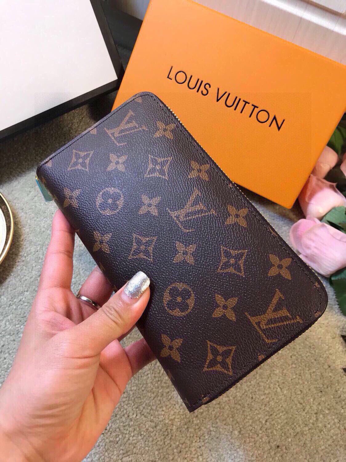 Brown Monogram Zip-Around Long Wallet Q06 product view 7