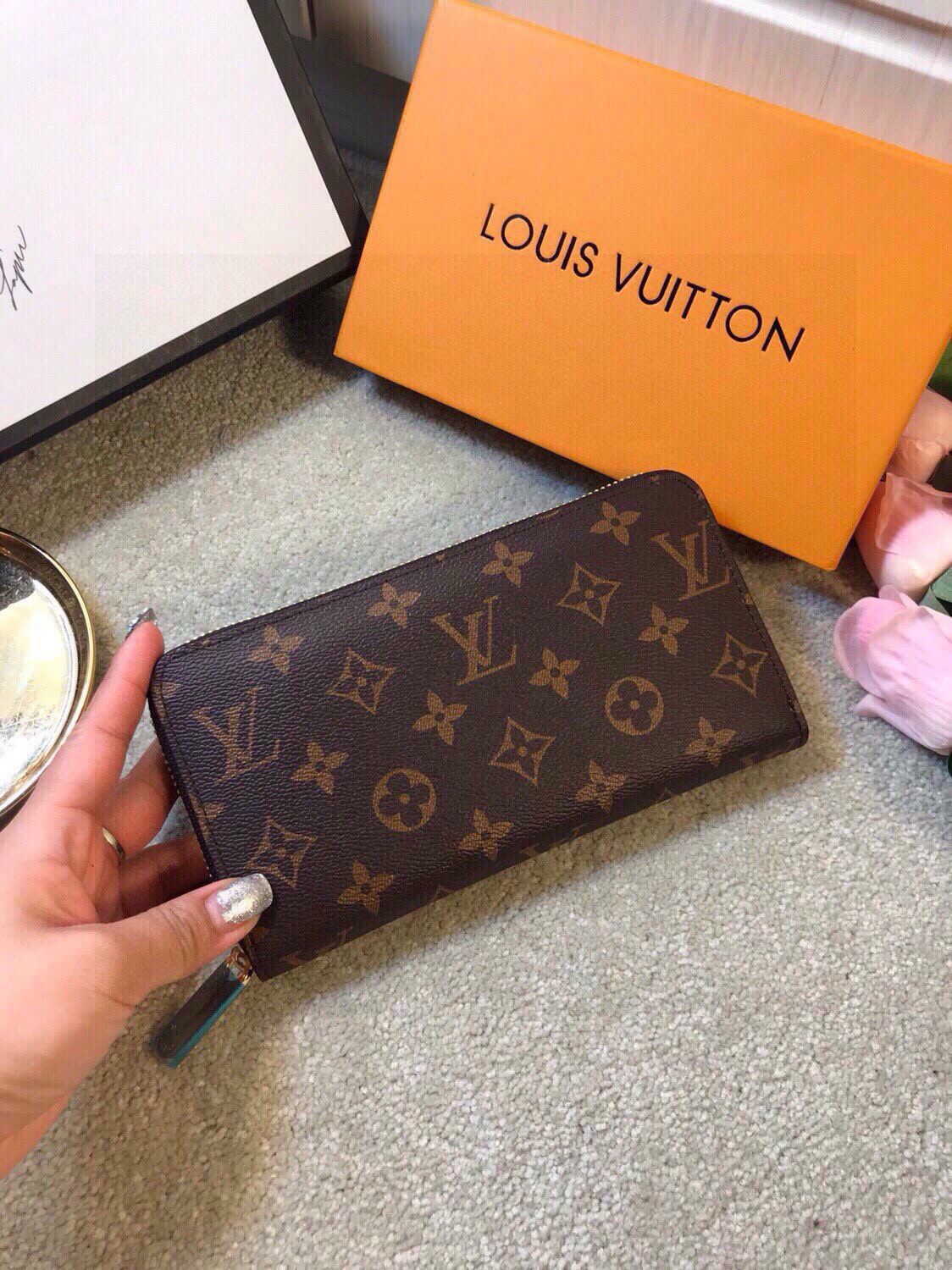 Brown Monogram Zip-Around Long Wallet Q06 product view 8
