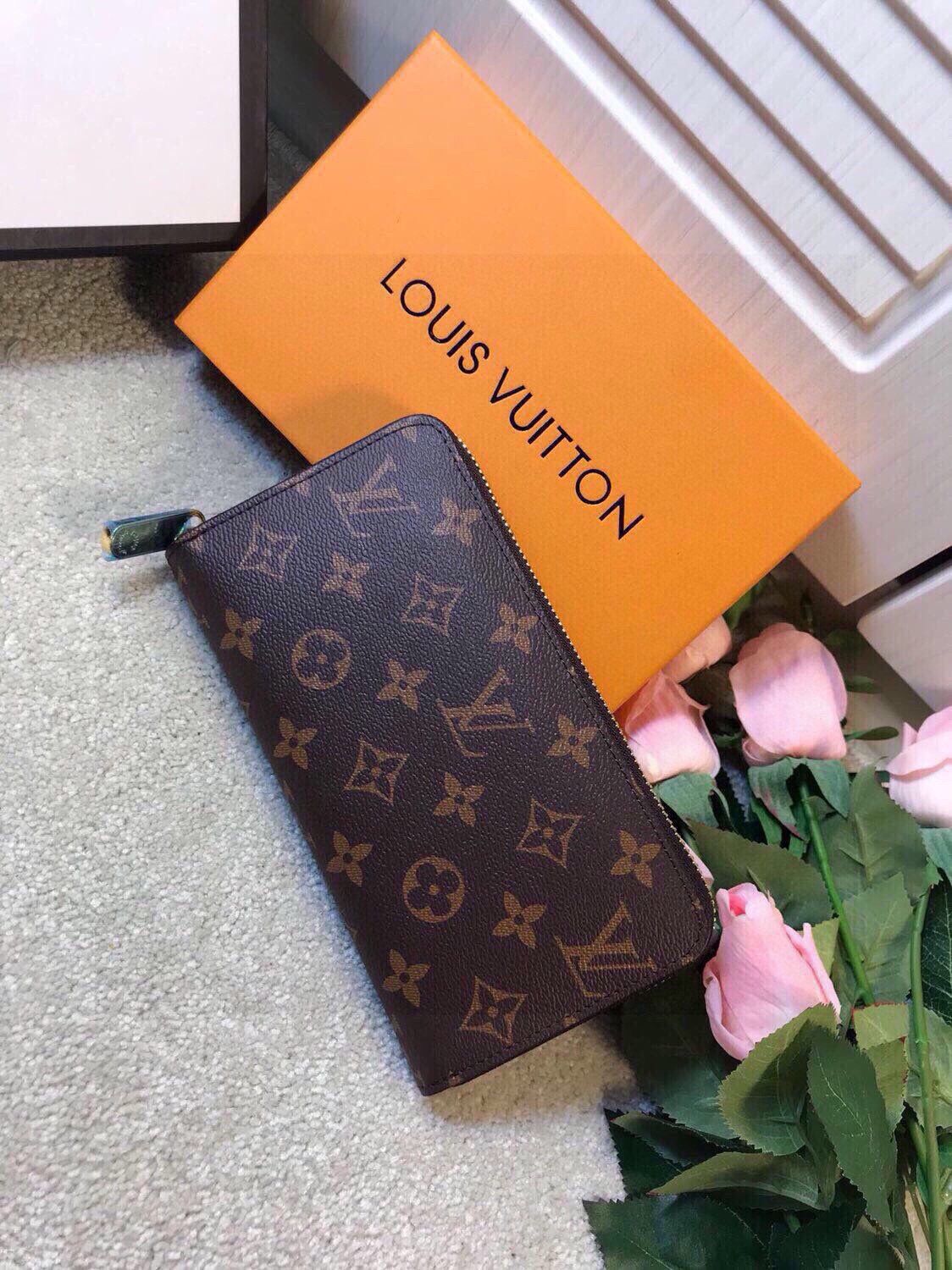Brown Monogram Zip-Around Long Wallet Q06 product view 9